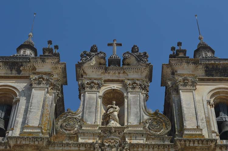 Alcobaça Monastery: Private Tour & Ceramics Workshop